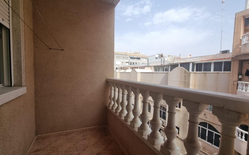 Herverkoop - Apartamento -
Torrevieja - Centro