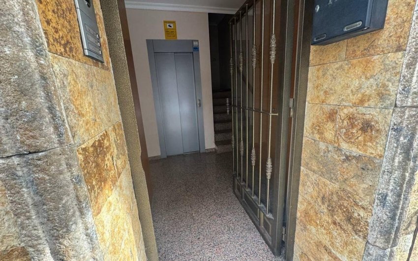 Herverkoop - Apartamento -
Torrevieja - Centro