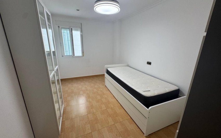 Herverkoop - Apartamento -
Torrevieja - Centro