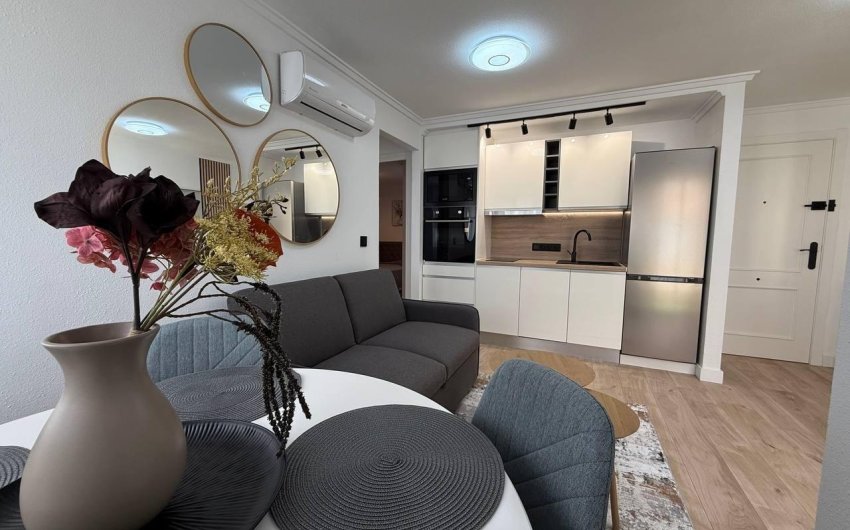 Herverkoop - Apartamento -
Torrevieja - Centro
