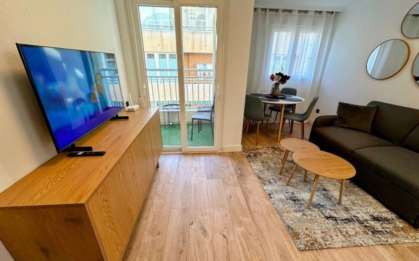 Herverkoop - Apartamento -
Torrevieja - Centro