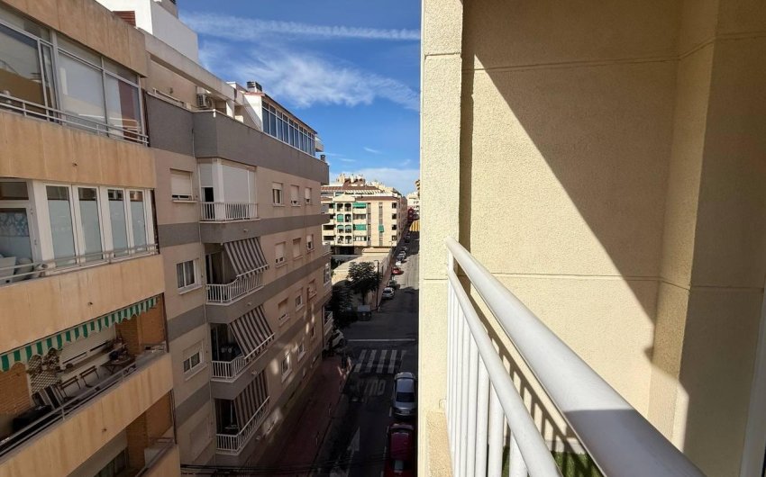 Herverkoop - Apartamento -
Torrevieja - Centro