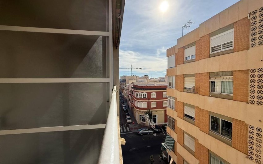 Herverkoop - Apartamento -
Torrevieja - Centro