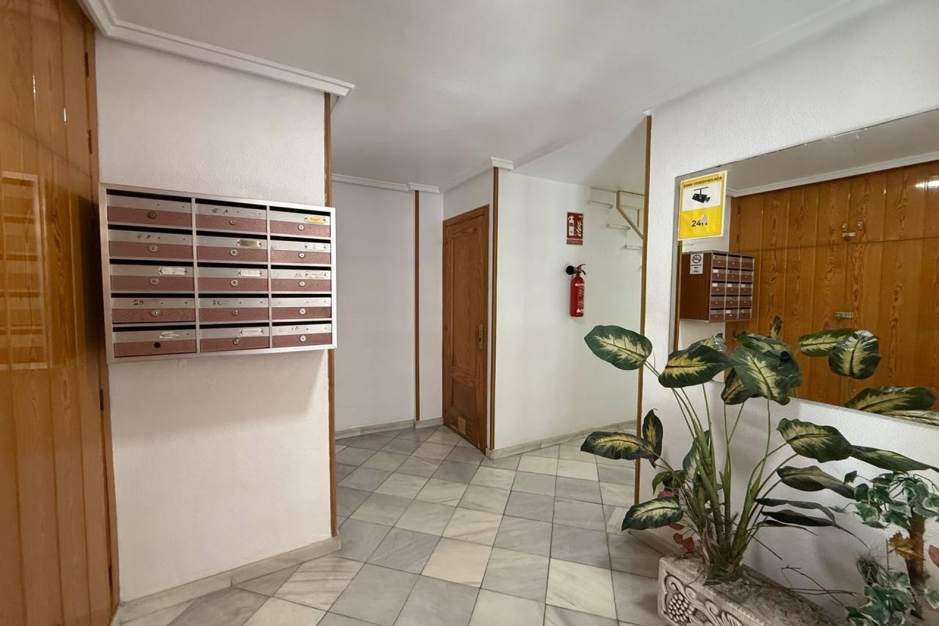 Herverkoop - Apartamento -
Torrevieja - Centro