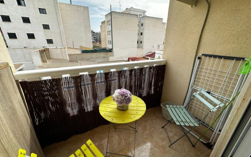 Herverkoop - Apartamento -
Torrevieja - Centro