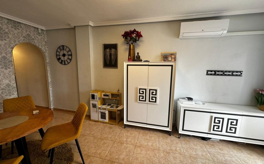 Herverkoop - Apartamento -
Torrevieja - Centro
