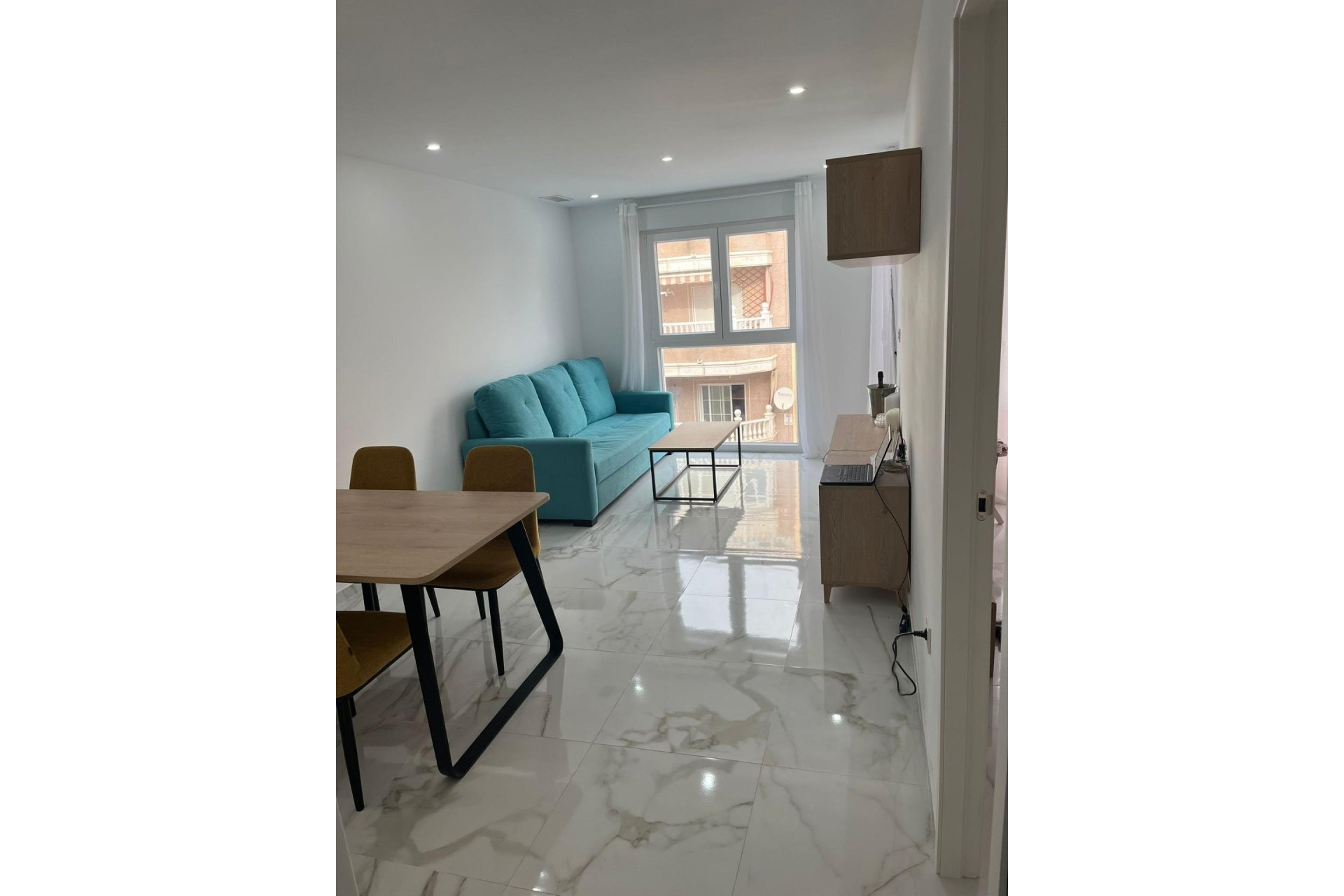 Herverkoop - Apartamento -
Torrevieja - Centro
