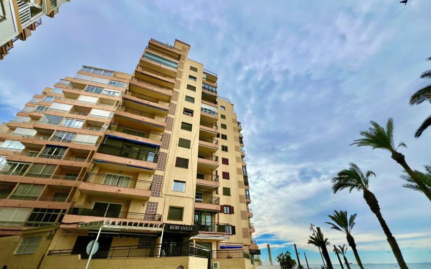 Herverkoop - Apartamento -
Torrevieja - Playa del Cura