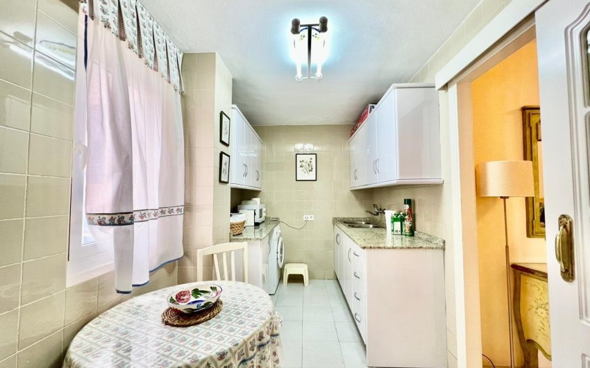 Herverkoop - Apartamento -
Torrevieja - Playa del Cura