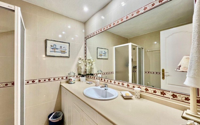 Herverkoop - Apartamento -
Torrevieja - Playa del Cura