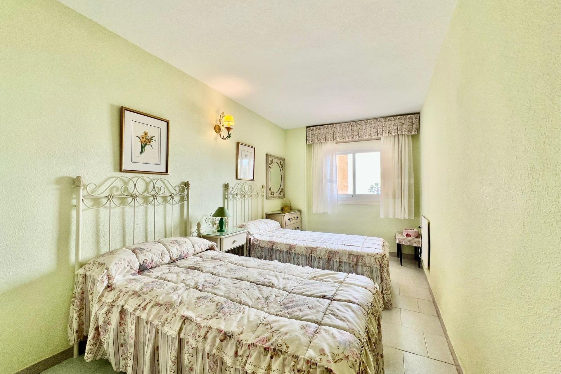 Herverkoop - Apartamento -
Torrevieja - Playa del Cura