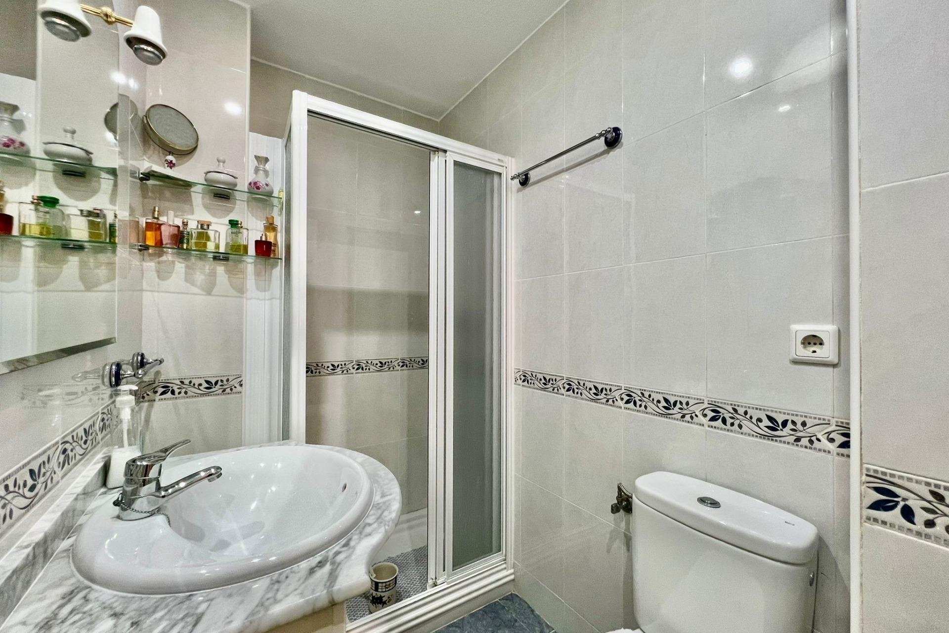 Herverkoop - Apartamento -
Torrevieja - Playa del Cura