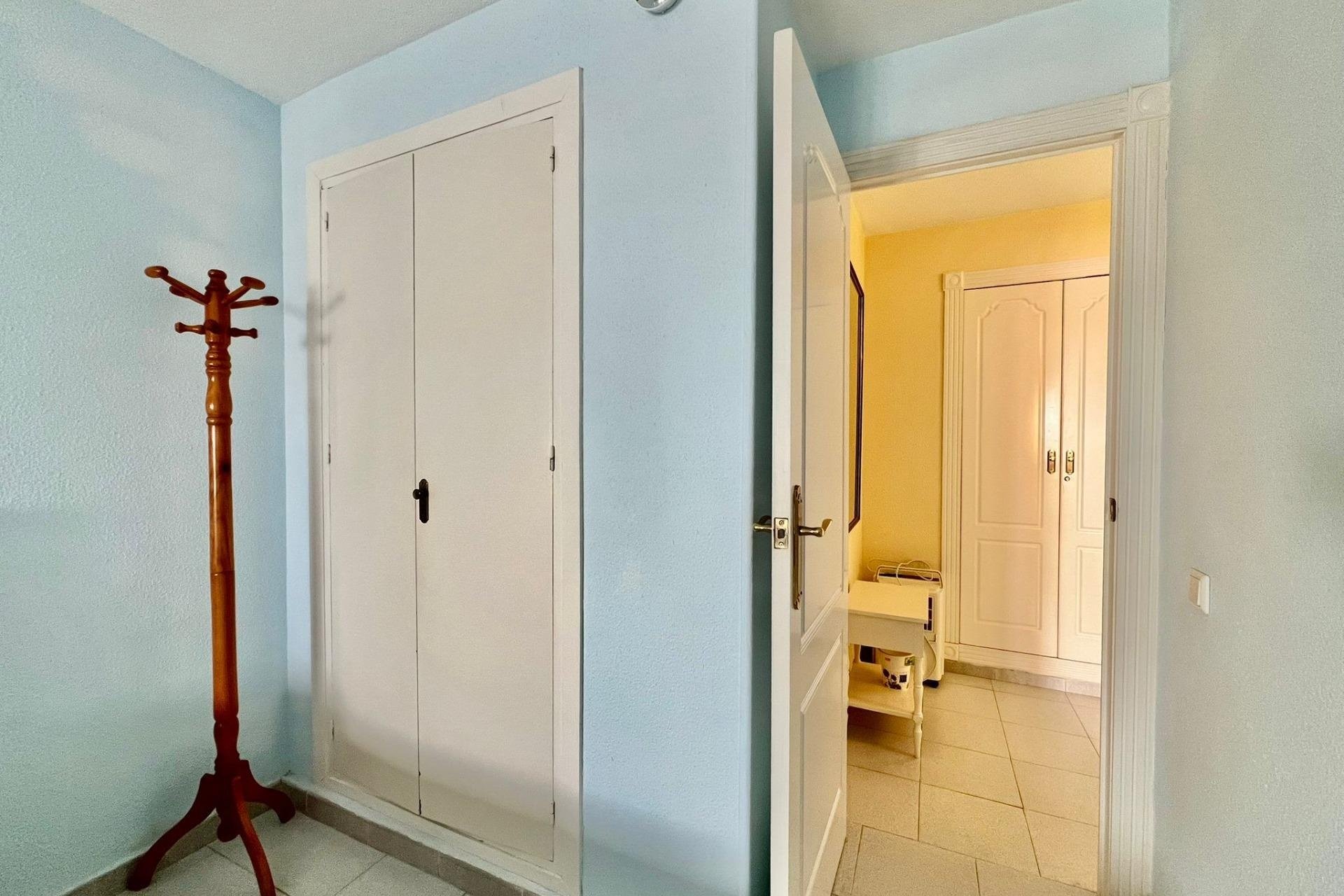 Herverkoop - Apartamento -
Torrevieja - Playa del Cura