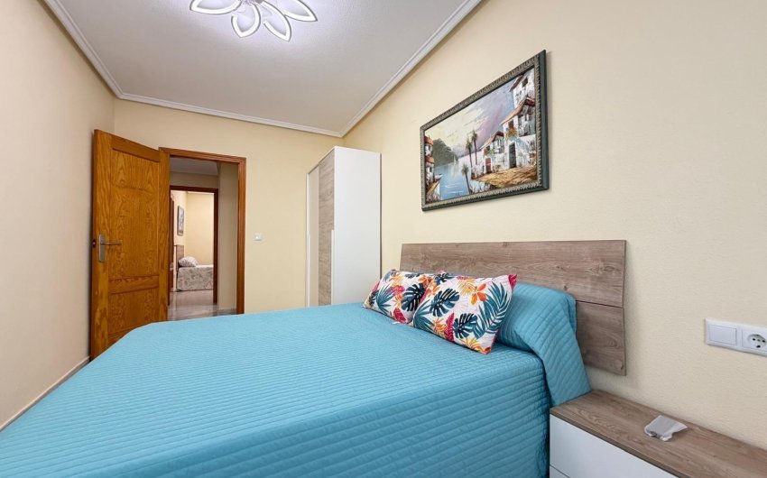 Herverkoop - Apartamento -
Torrevieja - Playa del Cura
