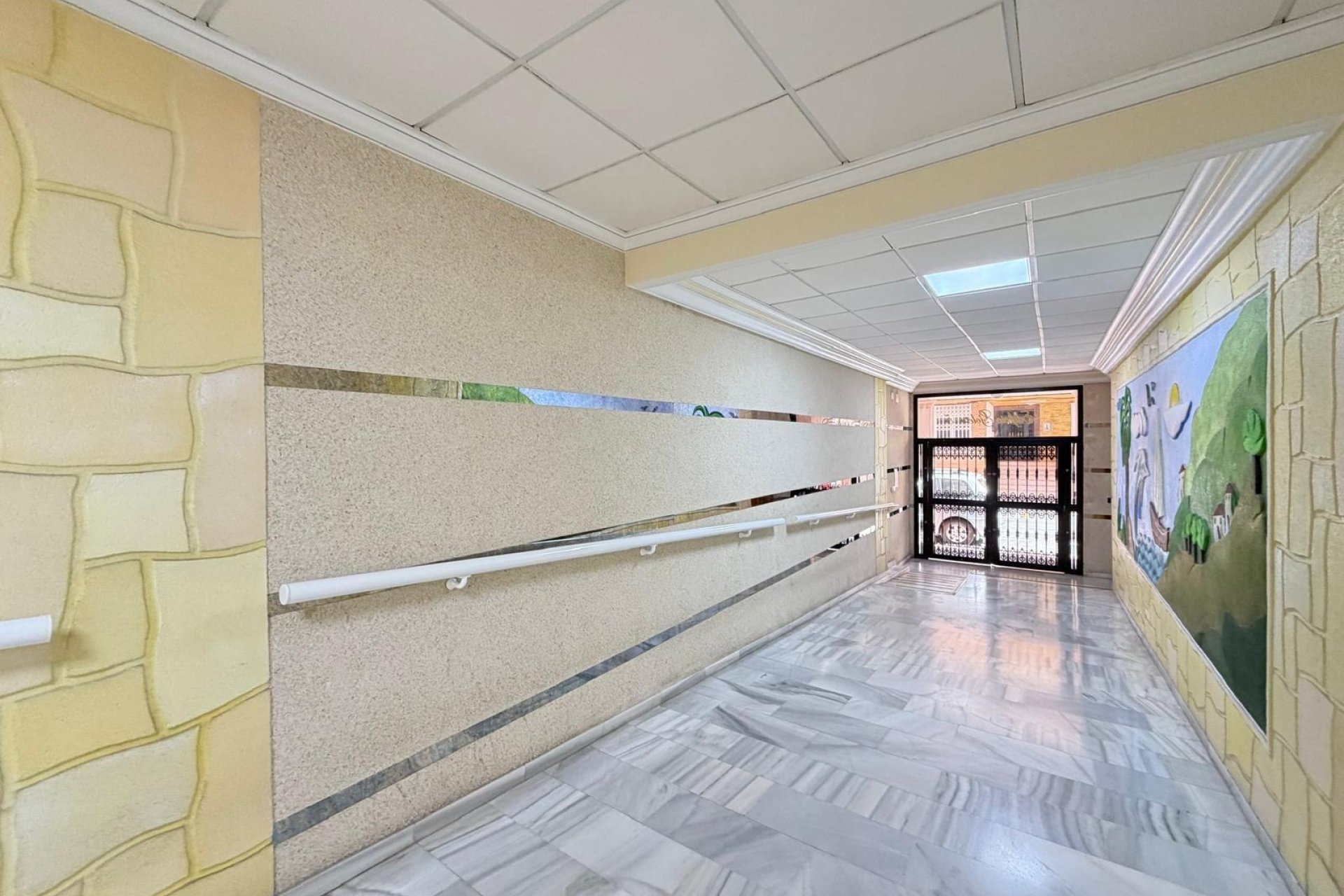 Herverkoop - Apartamento -
Torrevieja - Playa del Cura