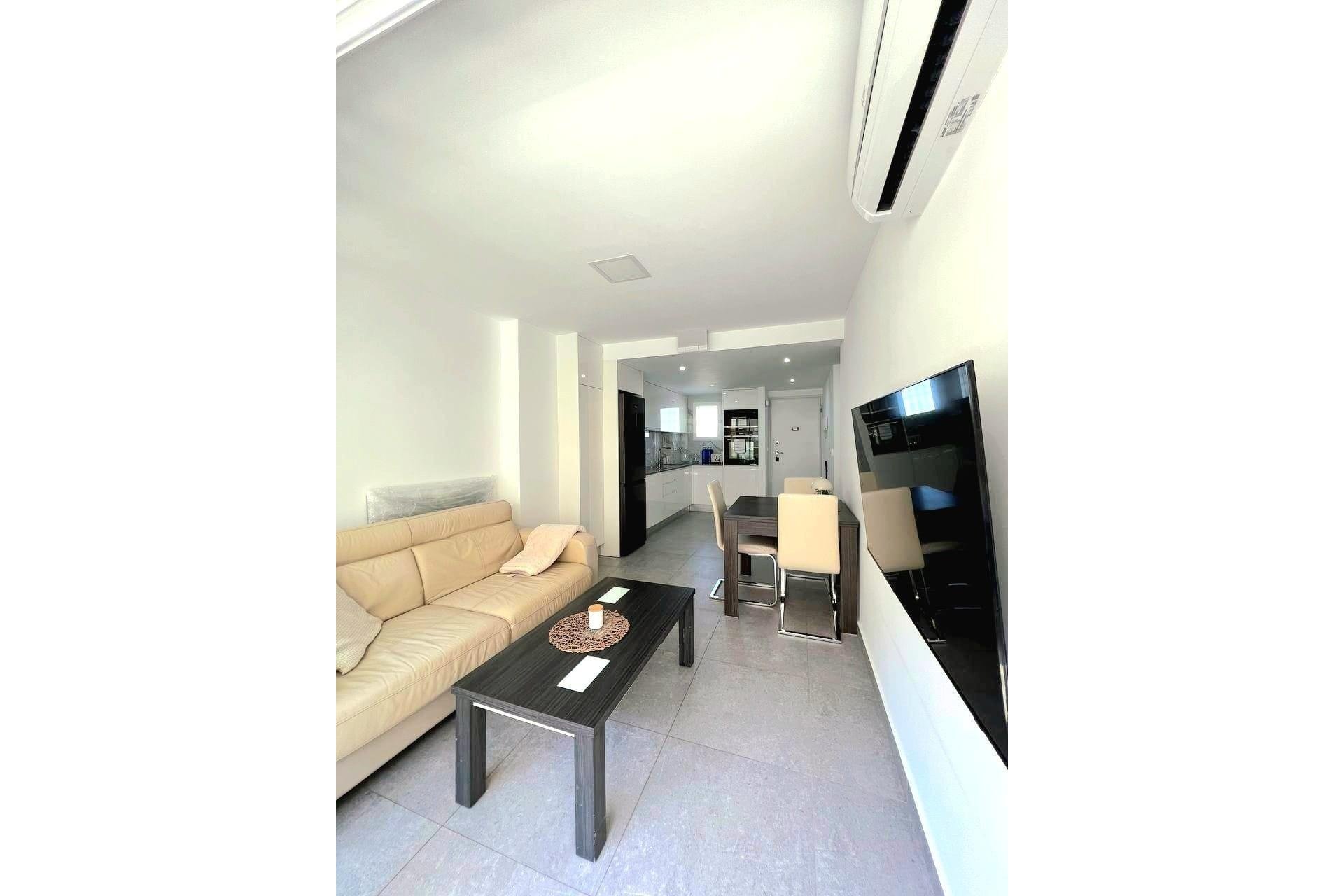 Herverkoop - Apartamento -
Torrevieja - Playa del Cura