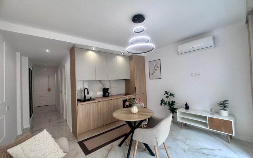 Herverkoop - Apartamento -
Torrevieja - Playa del Cura