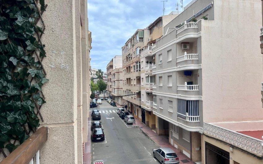 Herverkoop - Apartamento -
Torrevieja - Playa del Cura