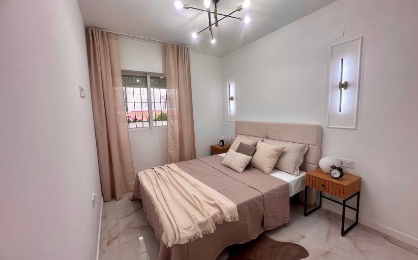 Herverkoop - Apartamento -
Torrevieja - Playa del Cura