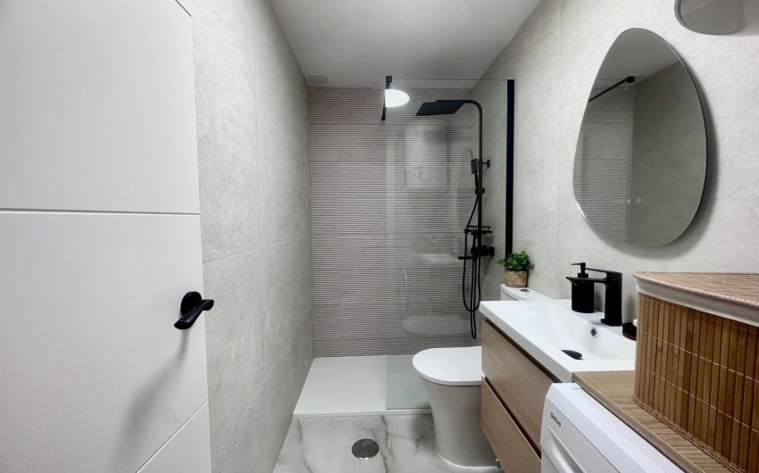 Herverkoop - Apartamento -
Torrevieja - Playa del Cura