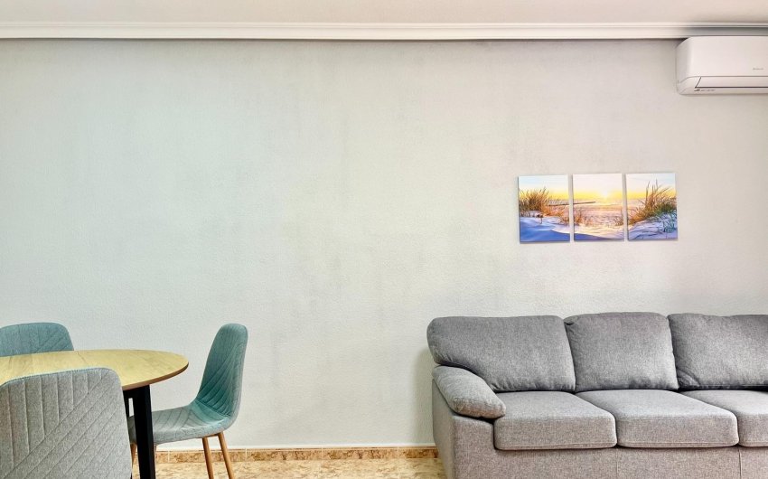 Herverkoop - Apartamento -
Torrevieja - Playa del Cura