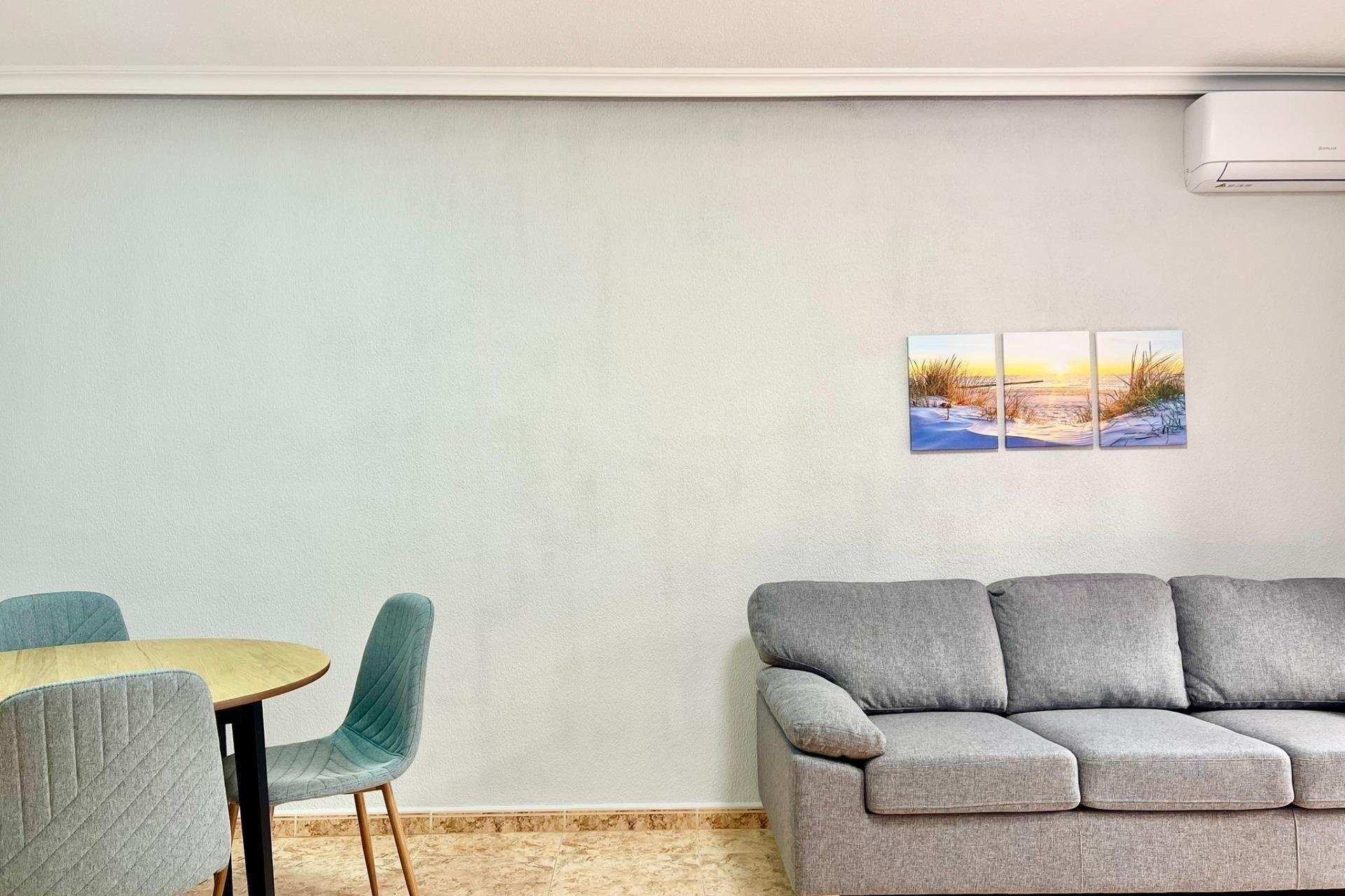 Herverkoop - Apartamento -
Torrevieja - Playa del Cura
