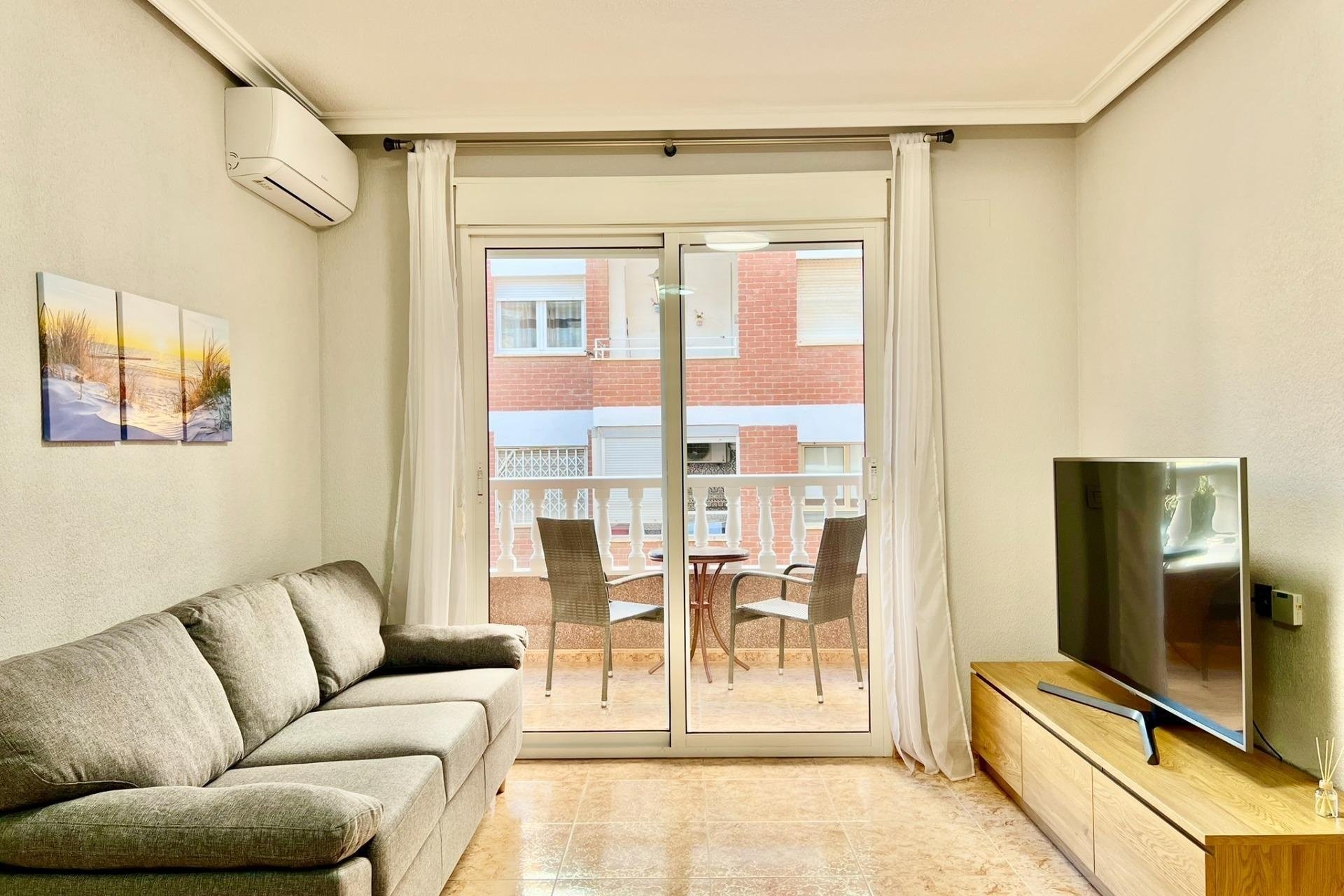 Herverkoop - Apartamento -
Torrevieja - Playa del Cura