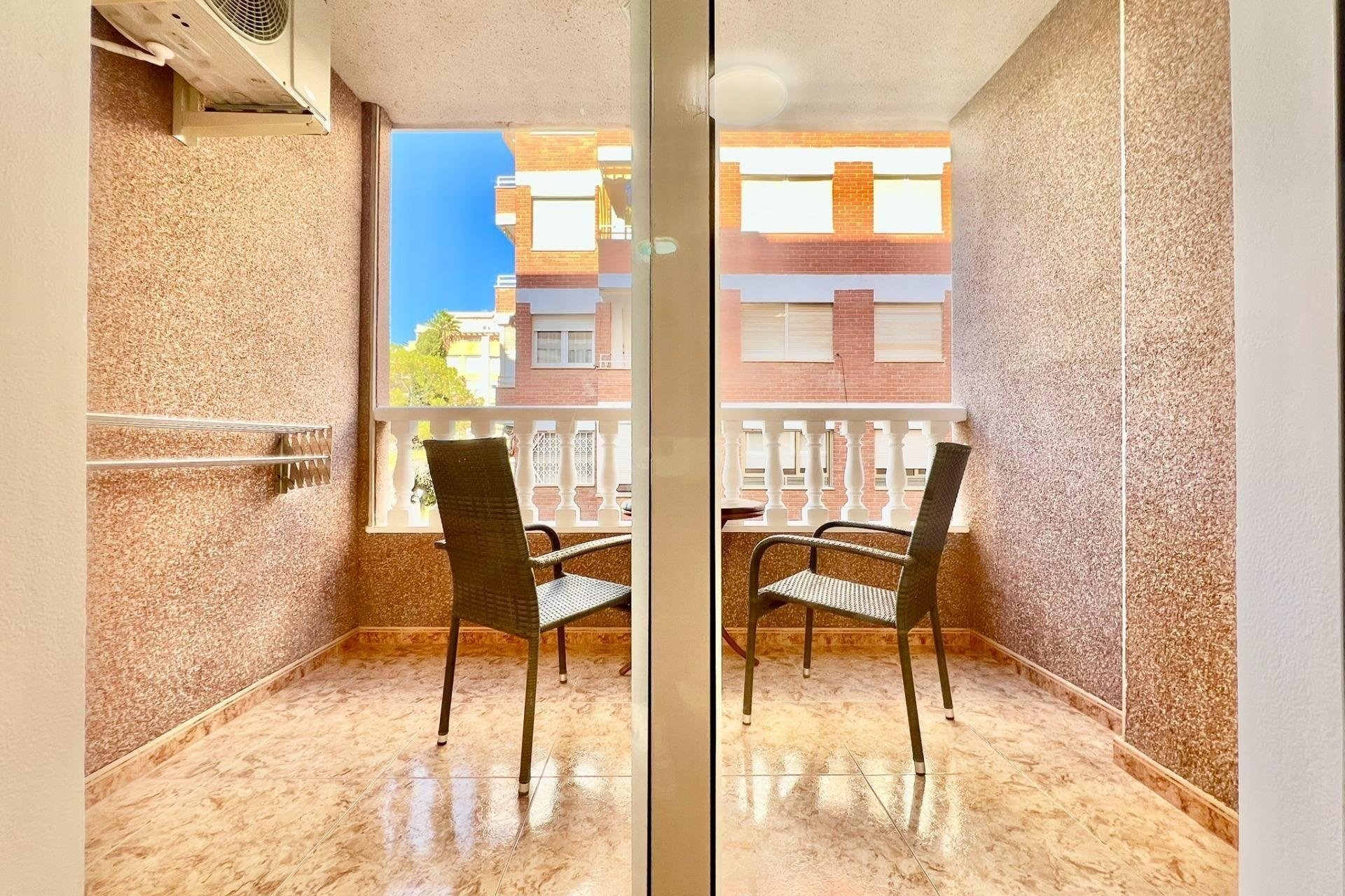 Herverkoop - Apartamento -
Torrevieja - Playa del Cura