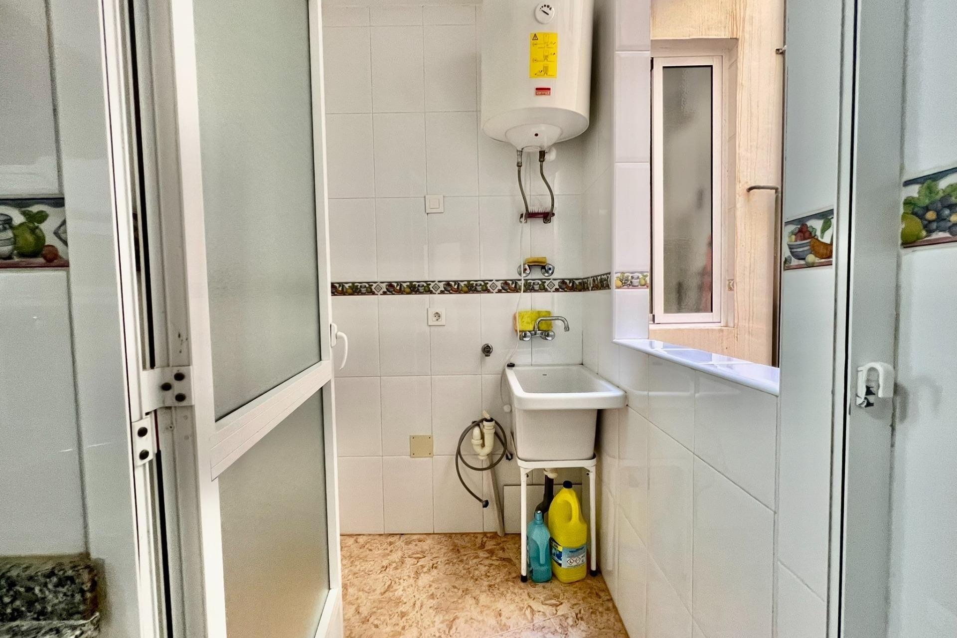 Herverkoop - Apartamento -
Torrevieja - Playa del Cura