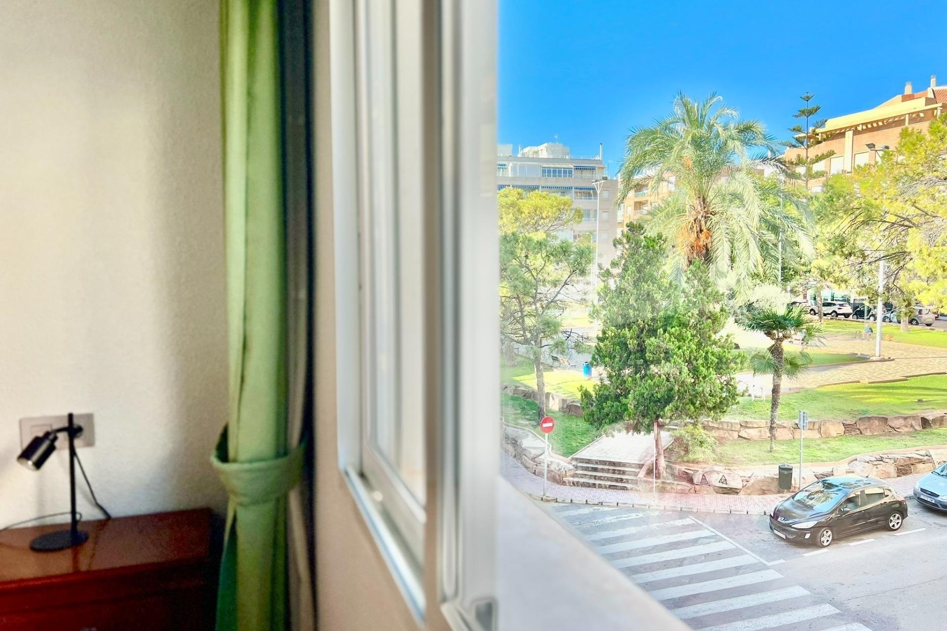 Herverkoop - Apartamento -
Torrevieja - Playa del Cura