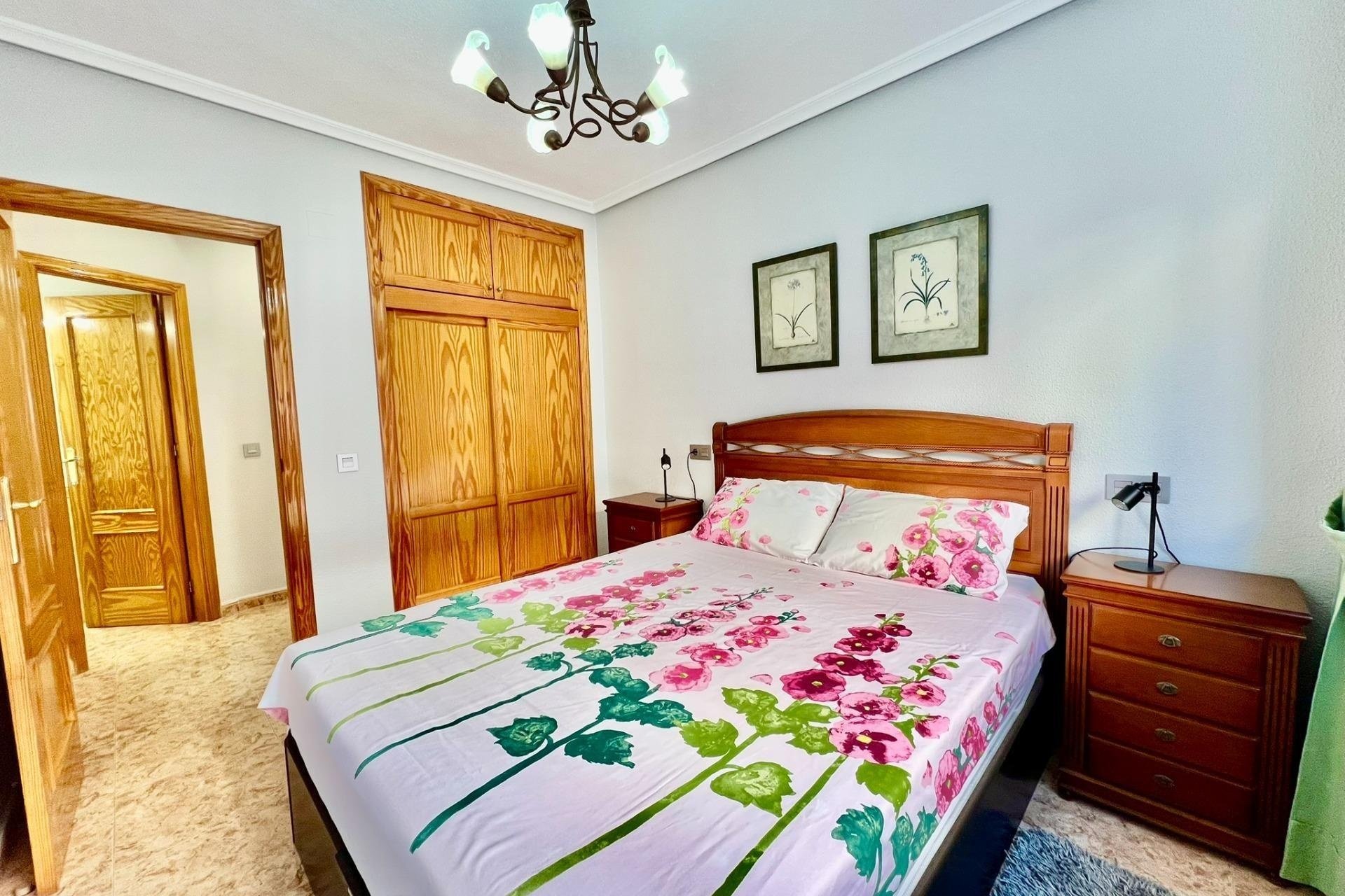 Herverkoop - Apartamento -
Torrevieja - Playa del Cura