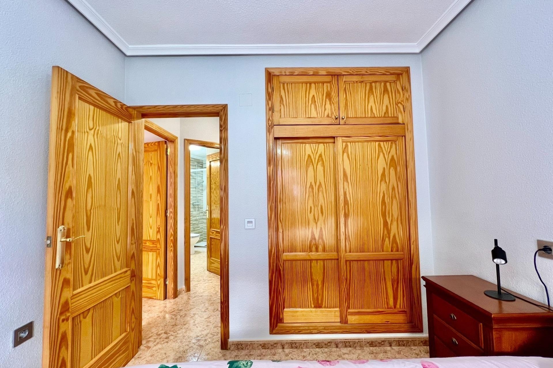 Herverkoop - Apartamento -
Torrevieja - Playa del Cura