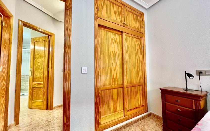 Herverkoop - Apartamento -
Torrevieja - Playa del Cura