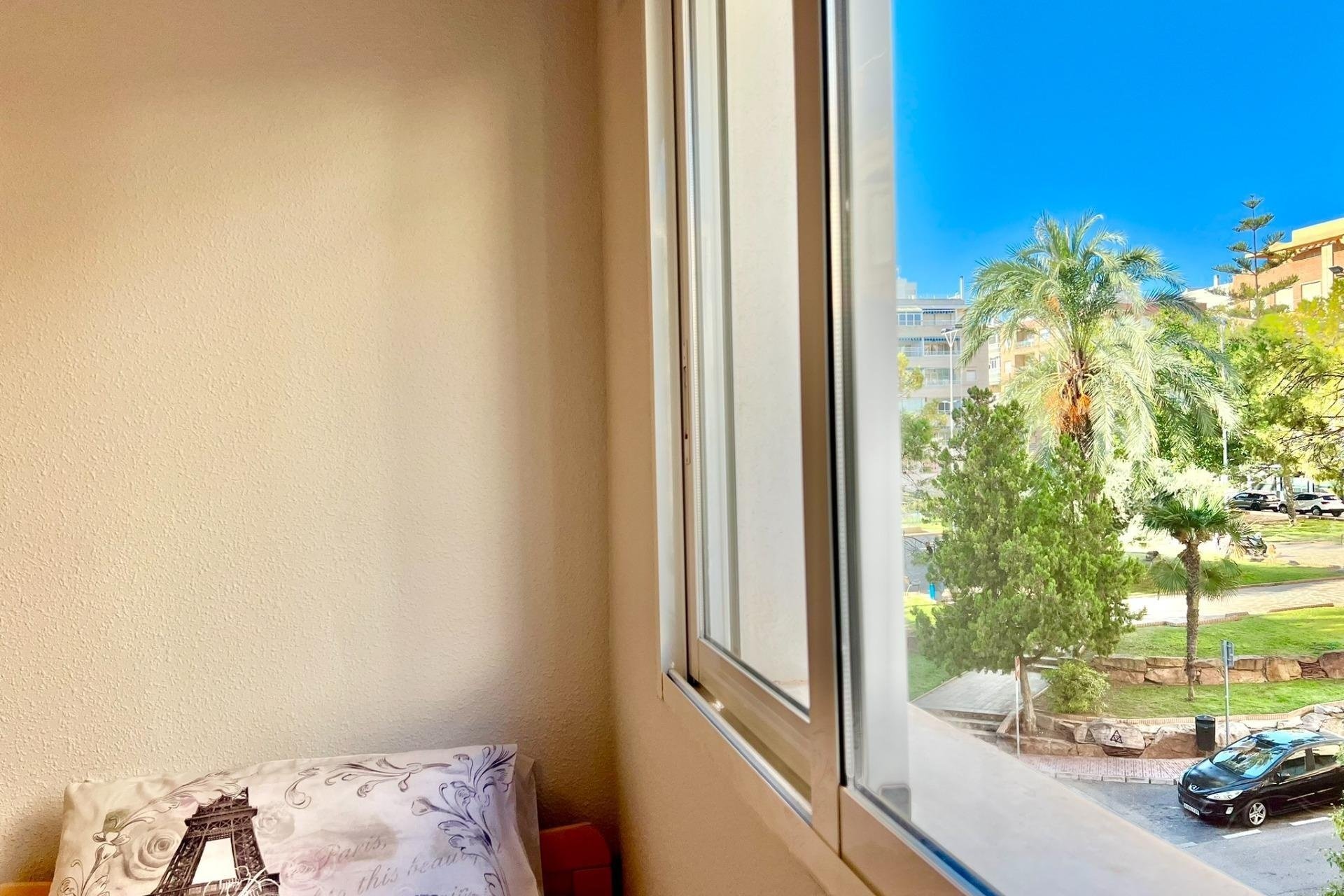 Herverkoop - Apartamento -
Torrevieja - Playa del Cura