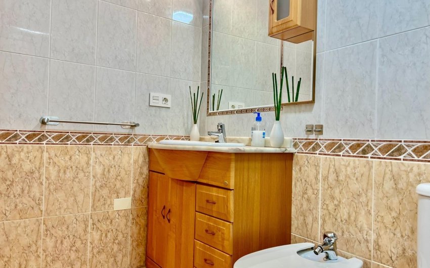 Herverkoop - Apartamento -
Torrevieja - Playa del Cura