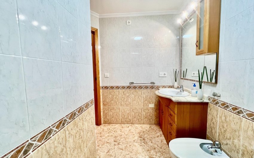Herverkoop - Apartamento -
Torrevieja - Playa del Cura