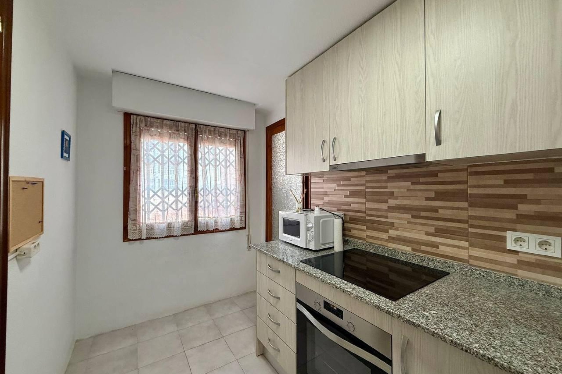Herverkoop - Apartamento -
Torrevieja - Playa del Cura