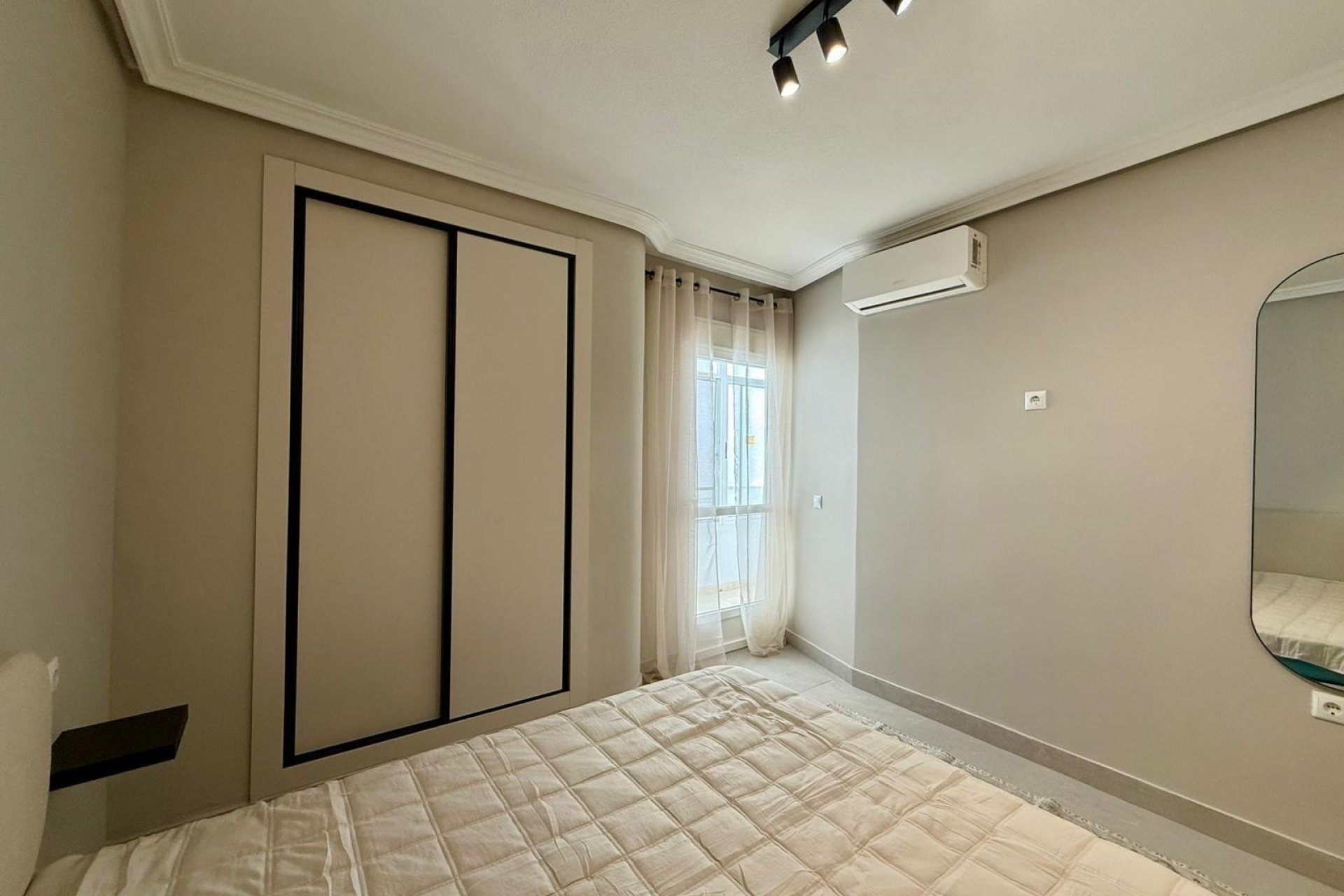 Herverkoop - Apartamento -
Torrevieja - Playa del Cura