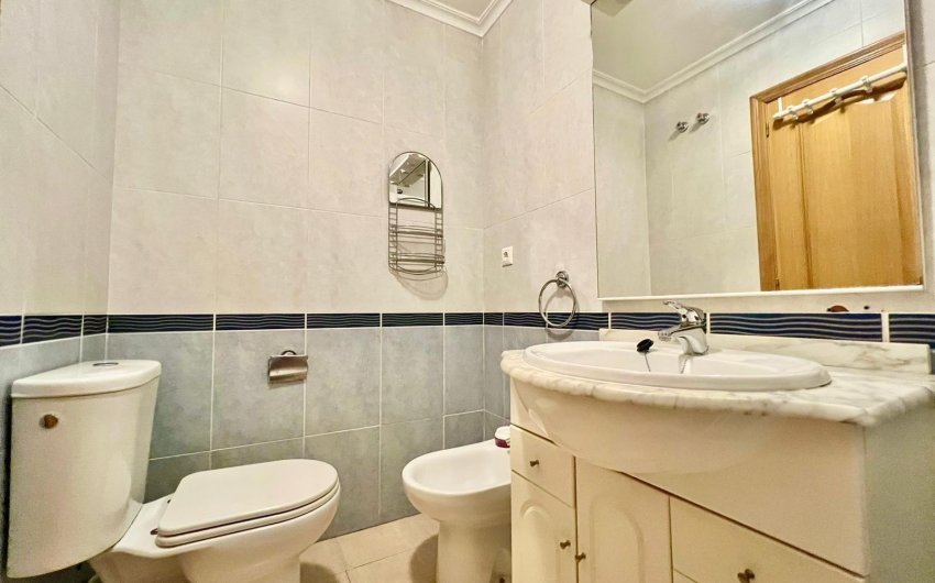 Herverkoop - Apartamento -
Torrevieja - Playa del Cura