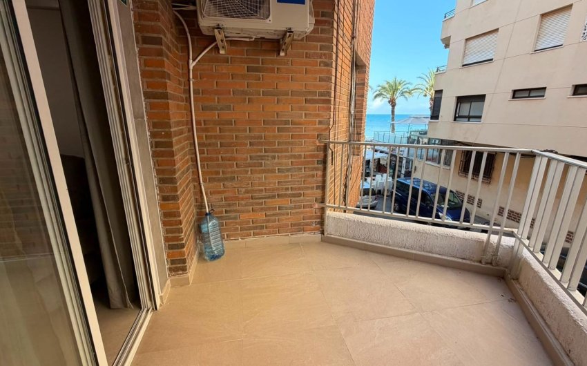 Herverkoop - Apartamento -
Torrevieja - Playa del Cura