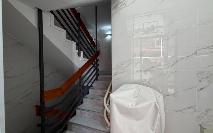 Herverkoop - Apartamento -
Torrevieja - Playa del Cura