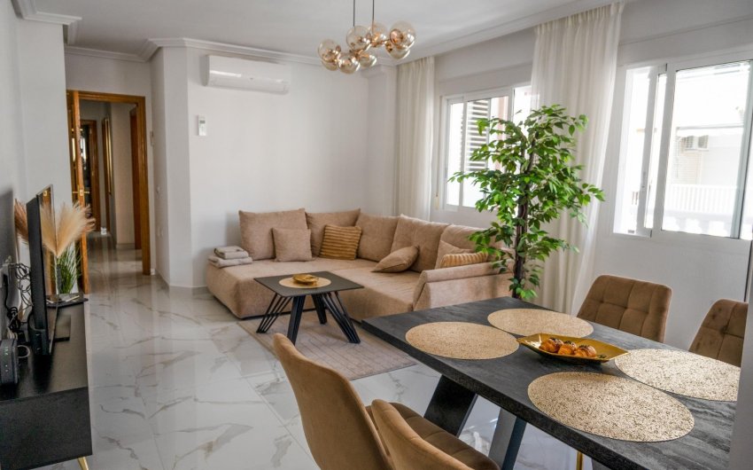 Herverkoop - Apartamento -
Torrevieja - Playa del Cura