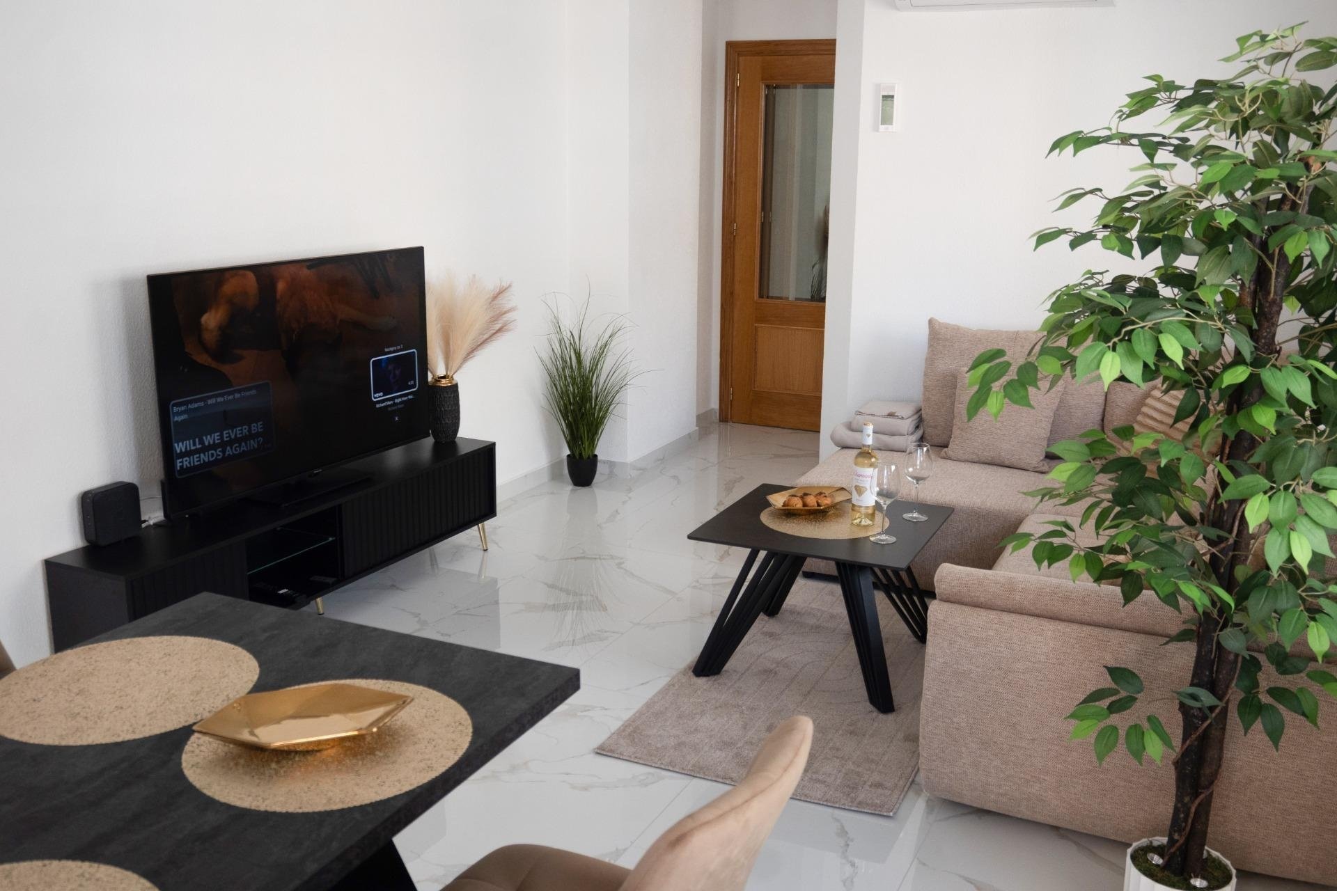 Herverkoop - Apartamento -
Torrevieja - Playa del Cura