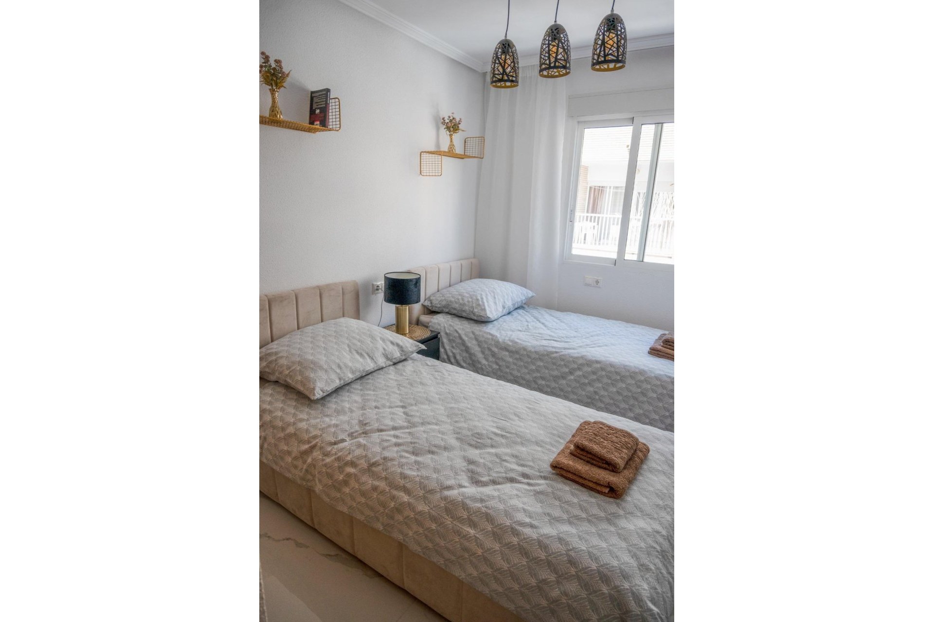 Herverkoop - Apartamento -
Torrevieja - Playa del Cura