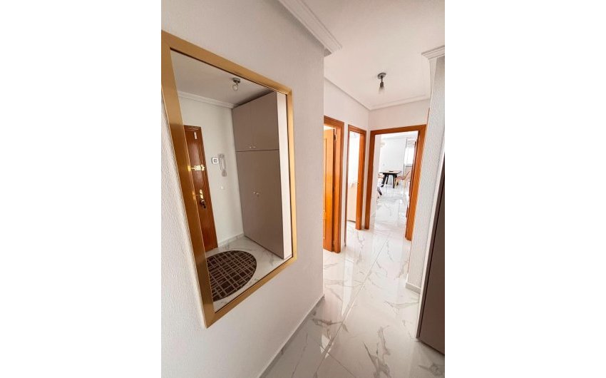 Herverkoop - Apartamento -
Torrevieja - Playa del Cura