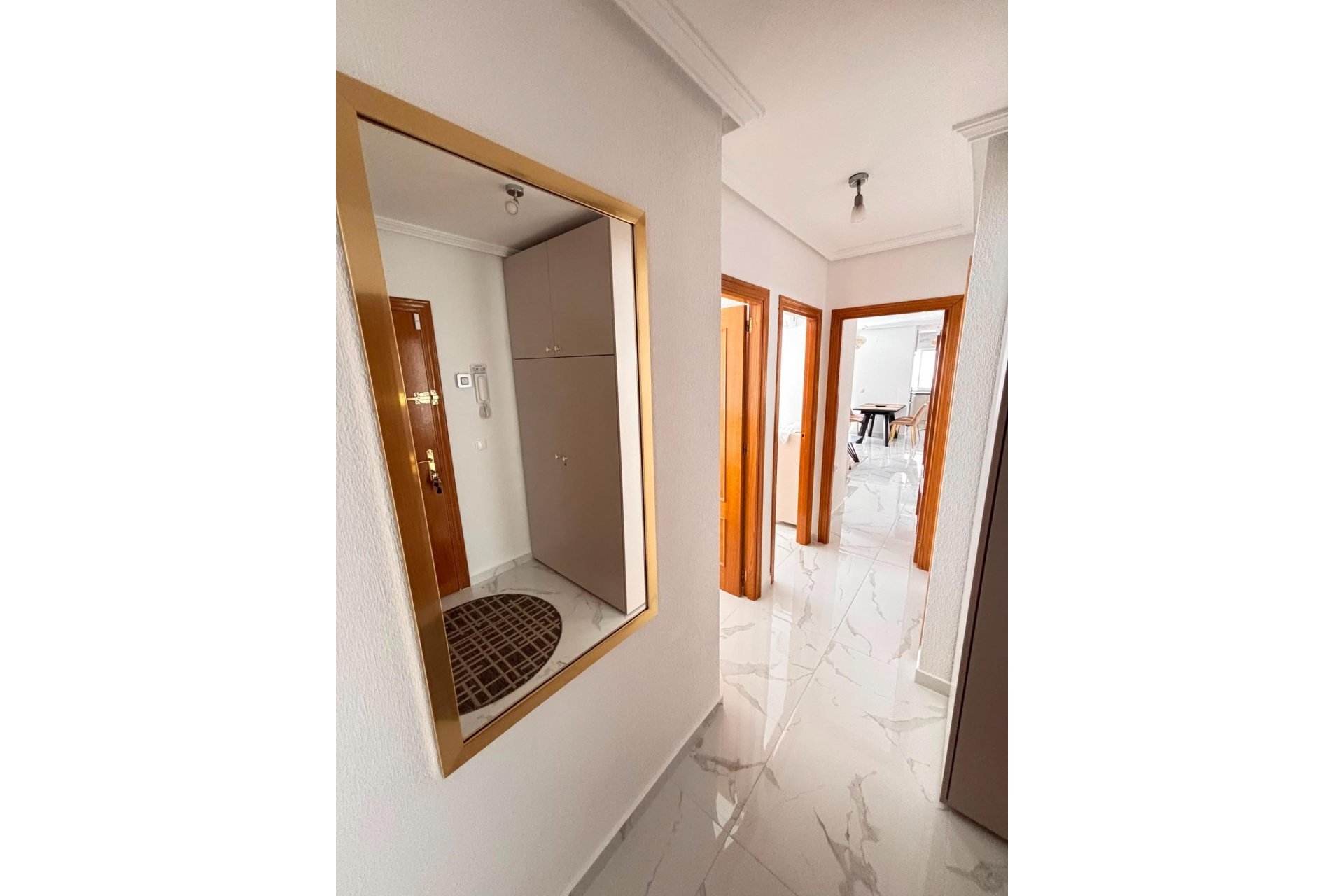 Herverkoop - Apartamento -
Torrevieja - Playa del Cura