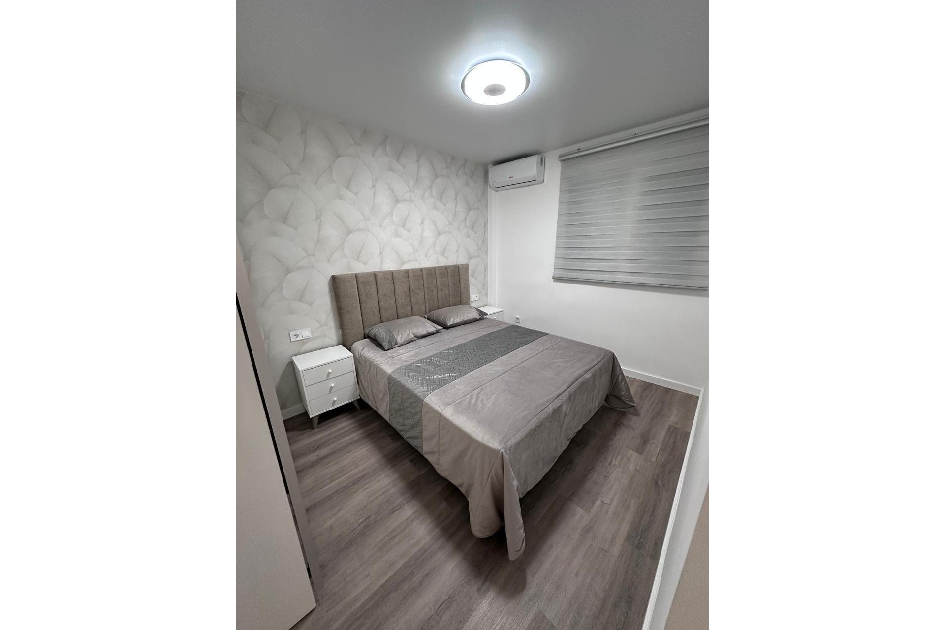 Herverkoop - Apartamento -
Torrevieja - Playa del Cura