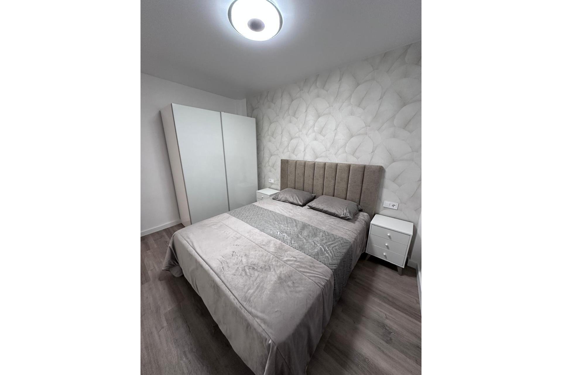 Herverkoop - Apartamento -
Torrevieja - Playa del Cura