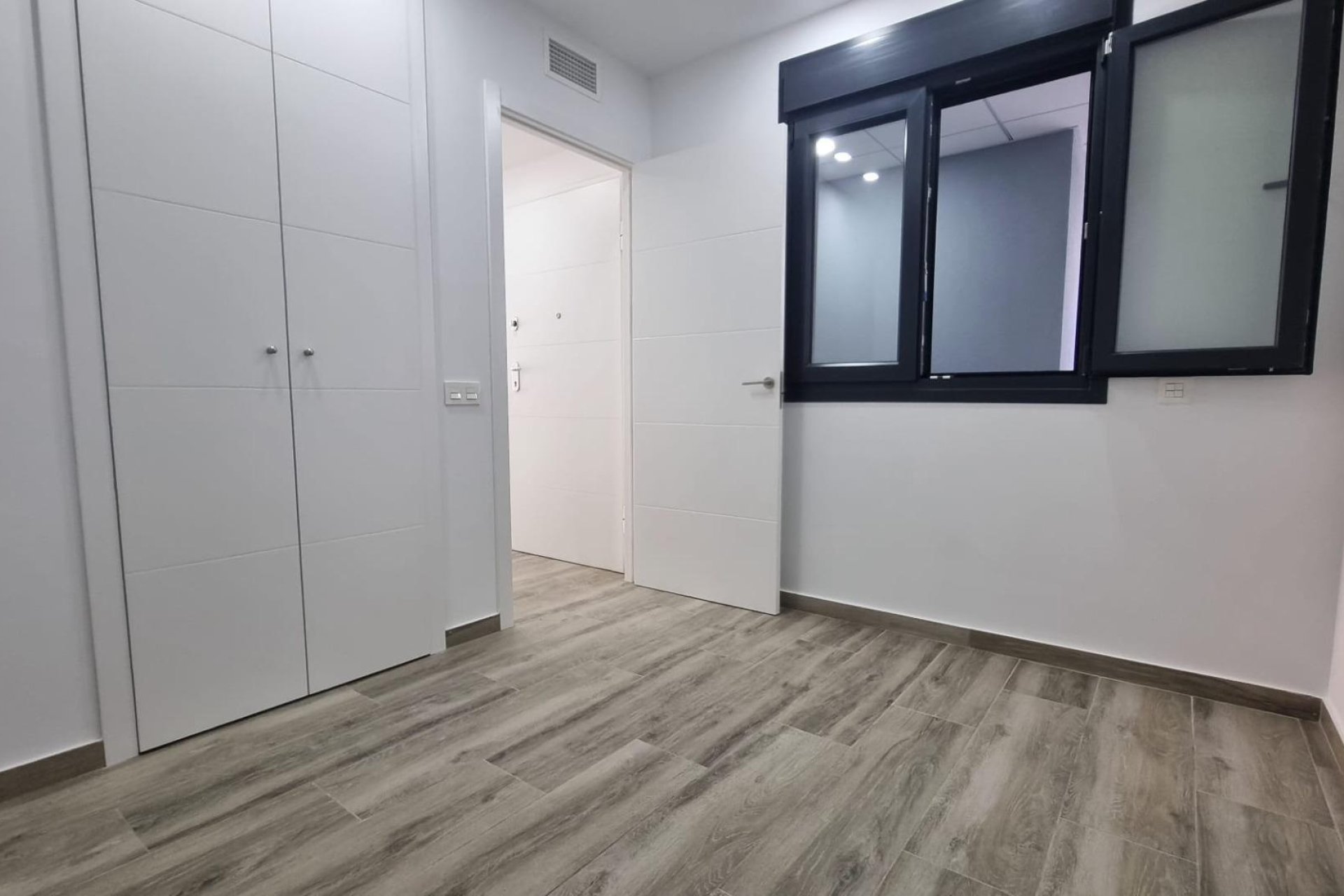 Herverkoop - Apartamento -
Torrevieja - Playa del Cura