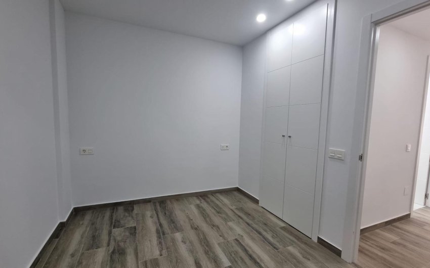 Herverkoop - Apartamento -
Torrevieja - Playa del Cura